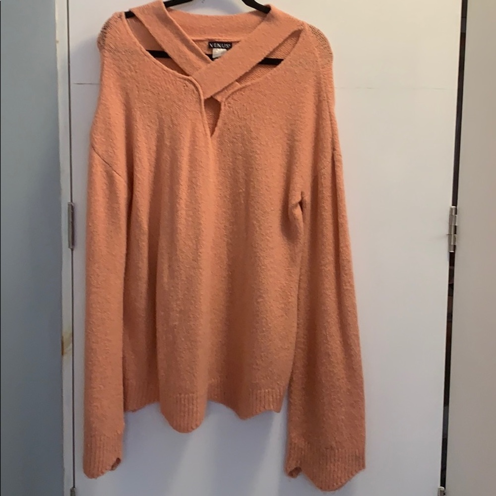 VENUS Scalloped Sweater